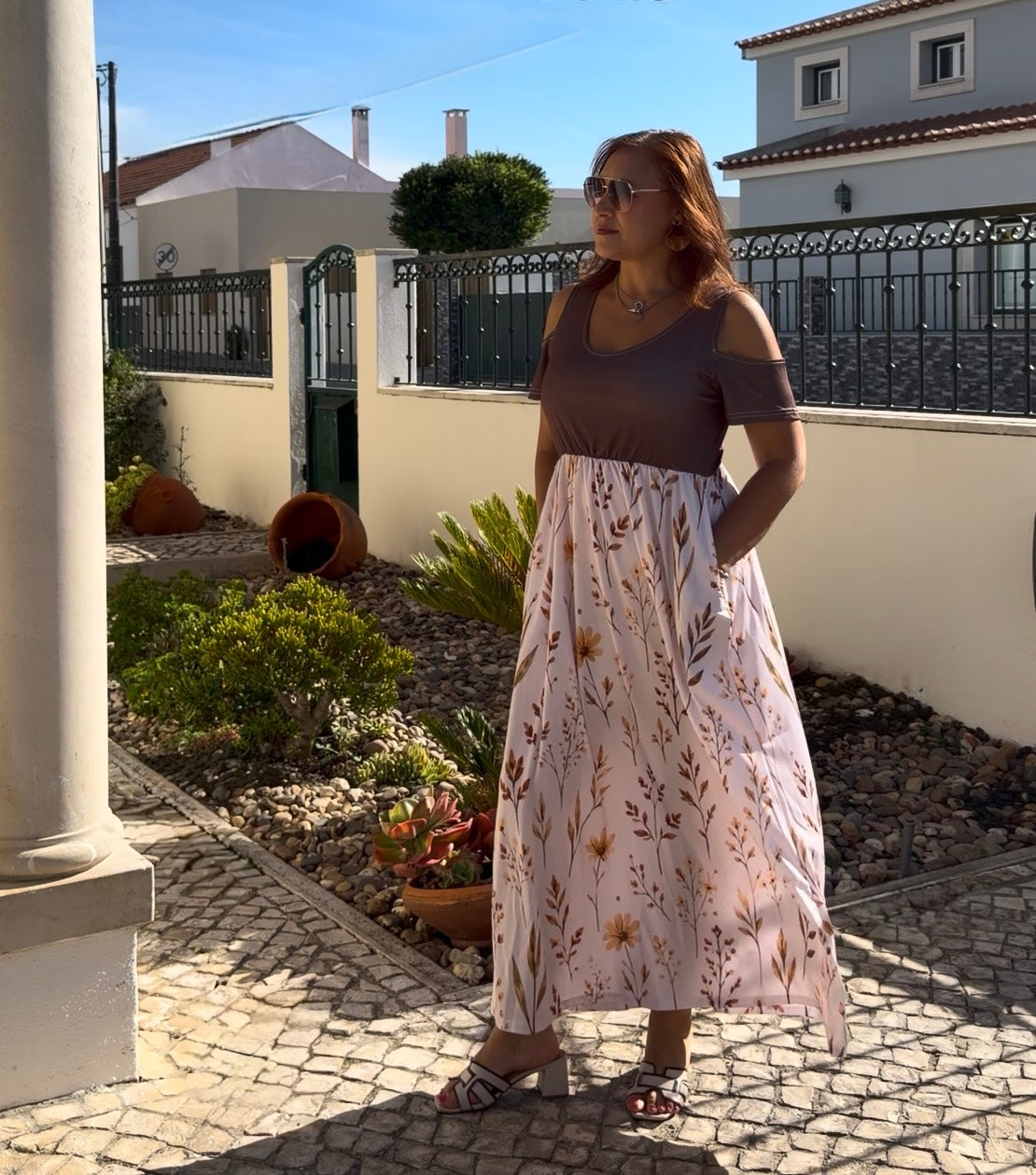Vestido Comprido com Ombros Descobertos